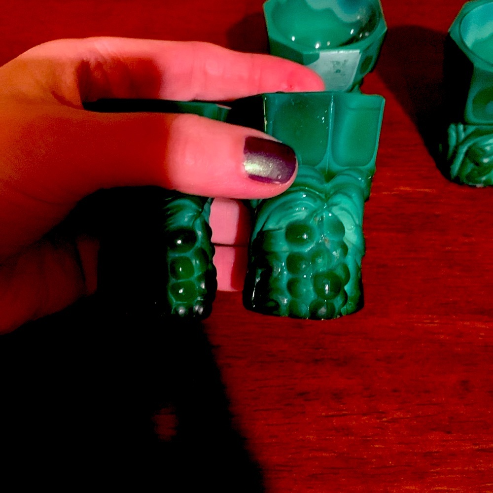 Authentic very rare real emerald 4 shoot pieces , antique must have . Must have!